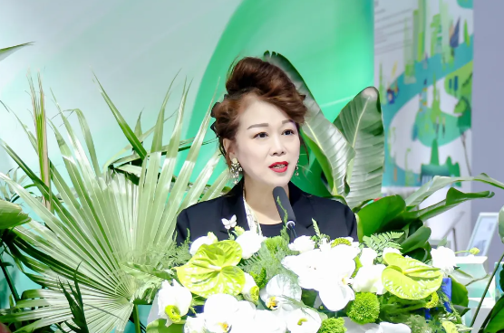 APP中國 “林漿紙產業鏈生態合作備忘錄”簽約儀式走進鏈博展臺