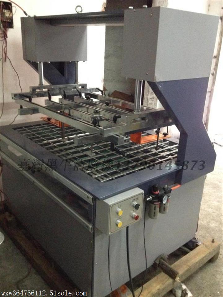 供應(yīng)紙盒長條孔排廢機(jī)山東省煙臺市內(nèi)孔清廢機(jī)廠家