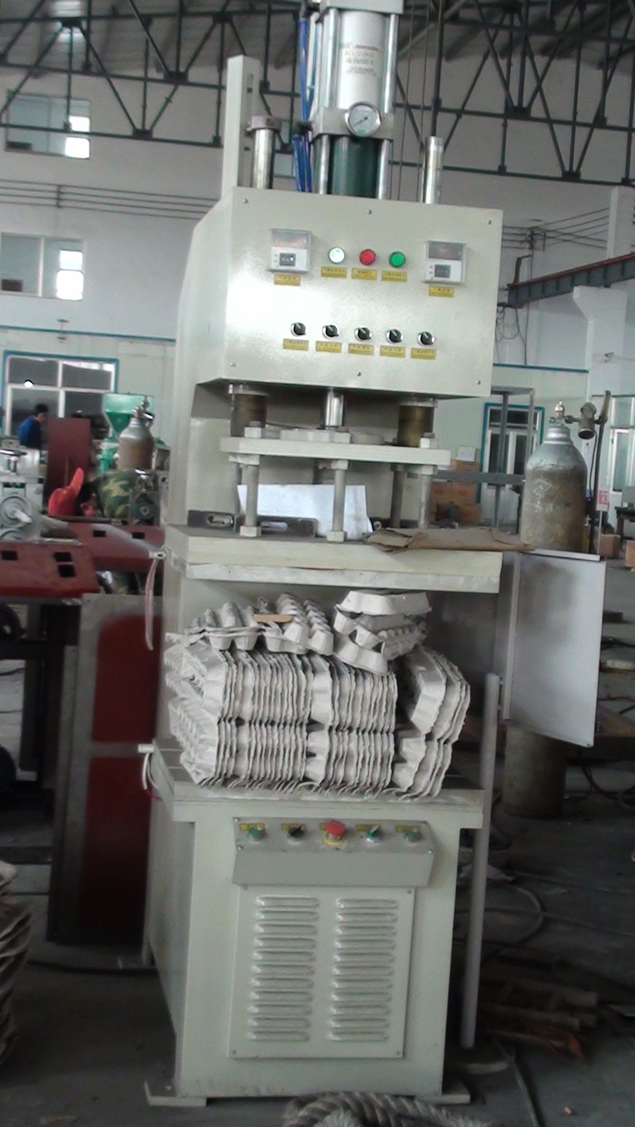 龍口福昌包裝機械專業生產蛋托機，整形機等等