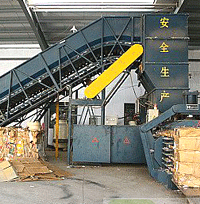 臨清新潤機械專業(yè)生產(chǎn)設計研發(fā)半自動紙殼液壓打包機