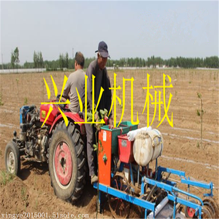 覆膜機價格  4行小型花生播種覆膜機廠家